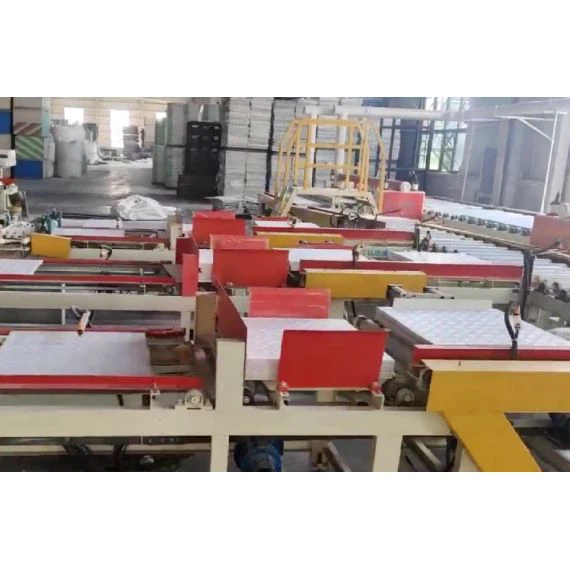 PVC-GIPS-DECKENFLIESENMASCHINE